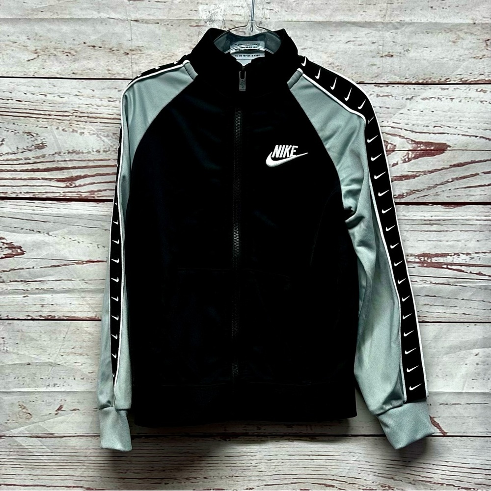 Nike Full Zip Athletic Boys Jacket Black Gray Lightweight Size 4t